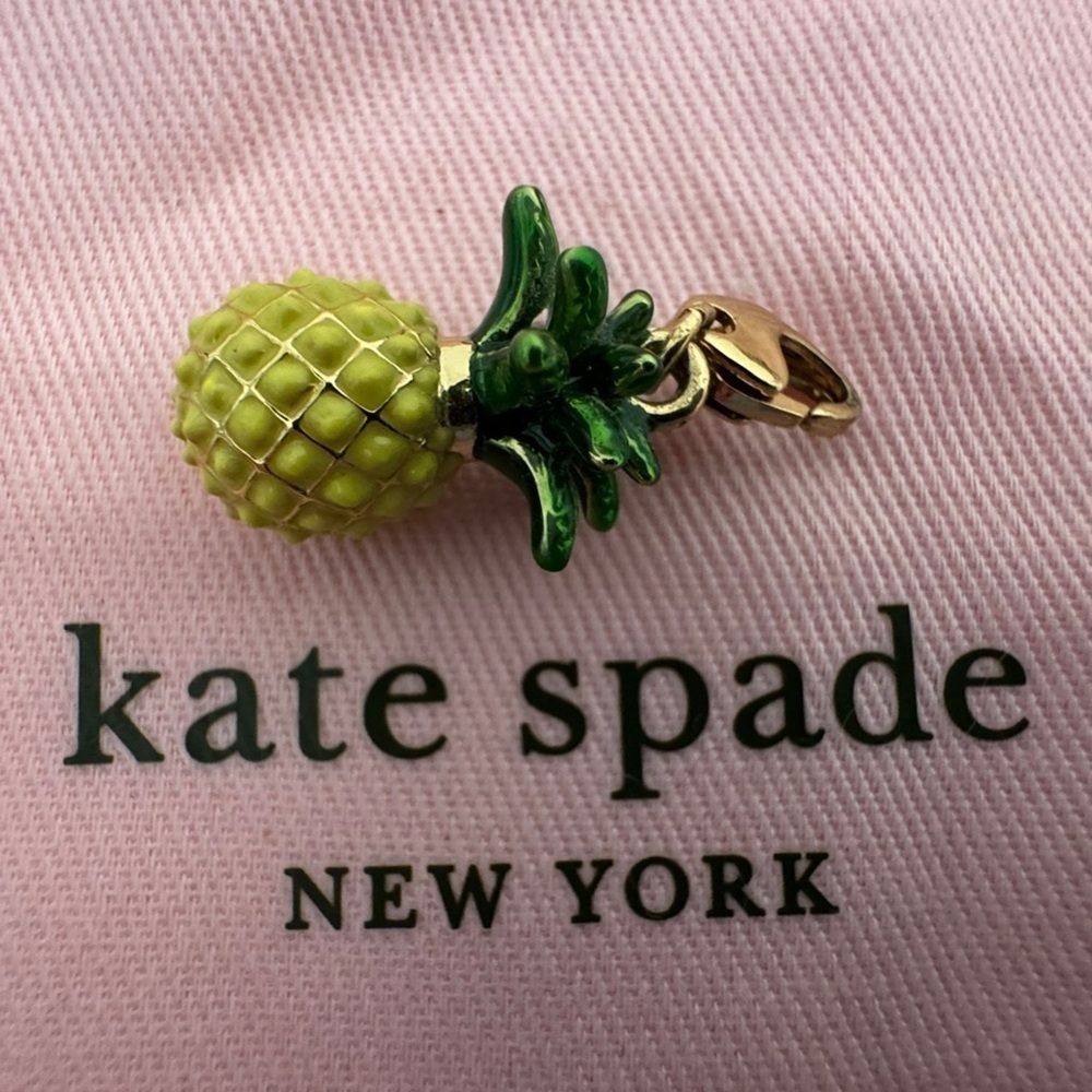 KATE SPADE PINEAPPLE CHARM HOW CHARMING BY THE POOL HOW REFRESHING NO BRACELET - Picture 7 of 8